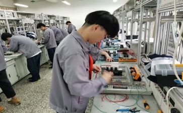 技校毕业生自我鉴定推荐5篇