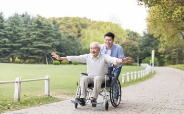 老人打学生作文5篇