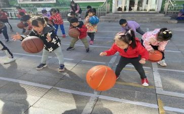 中班《拍球》教案6篇