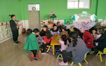 我们班的女生作文优秀8篇